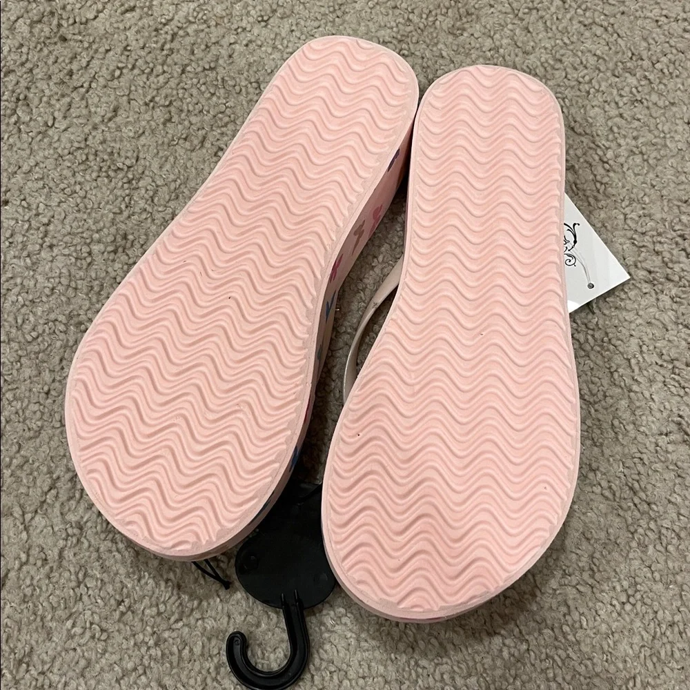 NWT Size 8 butterfly wedge sandals - Picture 2 of 2